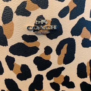 Coach Bags - ⭐️MAKE OFFER⭐️Coach tote- leopard print Coach Bags - ⭐️MAKE OFFER⭐️Coach tote- leopard print